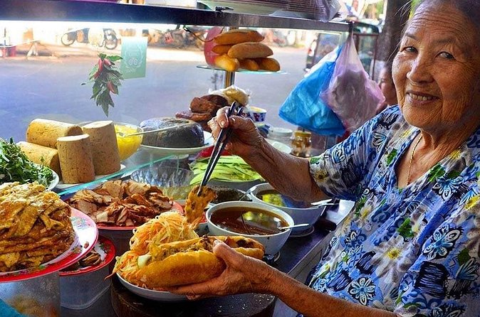 Hoi An Ancient Town - Night Market Street Food Walking Tours - The river boat ride