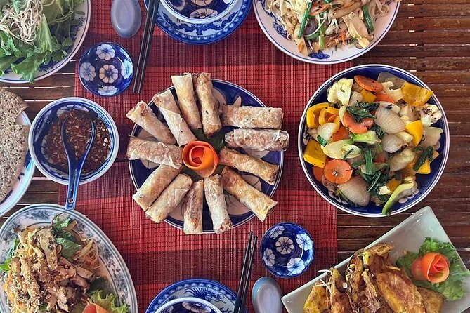 Hoi An Ancient Town Walking Street Food Tours with Night Market - From famous stalls to side-alley food