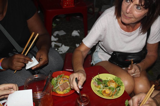 Hoi An Half-Day Street Food Guided Tour - HFE - What your guide adds to the evening