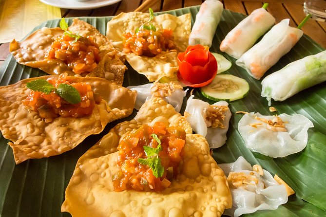 Hoi An Night Market - Ancient Town street food tours by Night - First stop: a Hoi An banh mi bakery