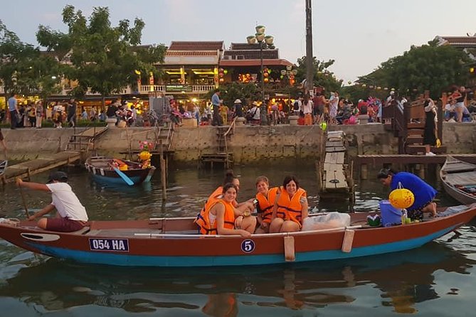 Hoi An Nightlife Tour with Hoi An Ancient Walking Tour, Boat Ride, Night Market - Who will enjoy this Hoi An evening?