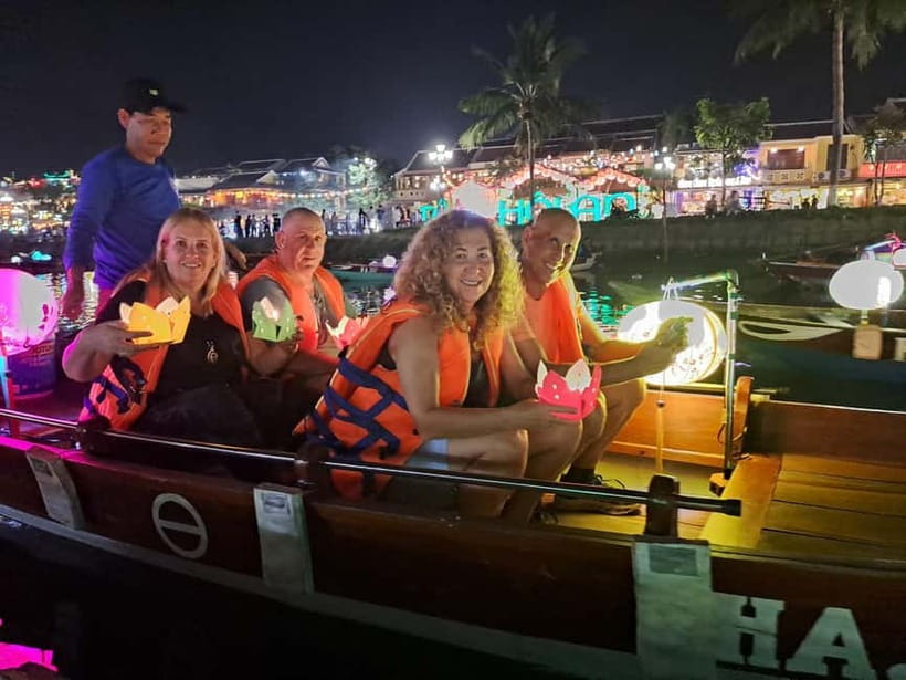 Hoi An Street Food, night market and lantern boat ride - Key points at a glance