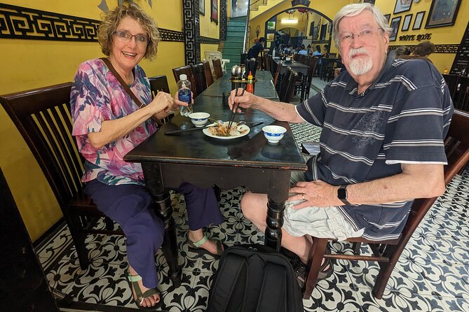 Hoi An Street Food Tour with a Real Foodie - Private Tour - First tastes: water-fern cake and Hoi An workshops