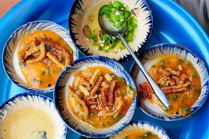 Hoi An street foods, night market and lantern boat ride - Local markets and family food makers at 4:40 pm