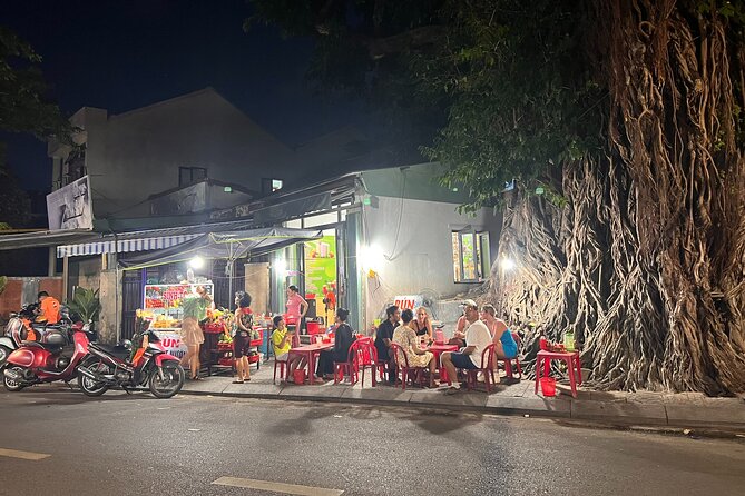 HOI AN Sunset Food Tour - Night Market - Lantern Streets - Who will enjoy this evening most?