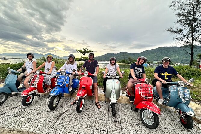 HOI AN Sunset Food Tour - Night Market - Lantern Streets - Eating through Hoi An Market and its side lanes