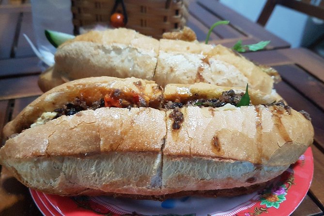 Hoi An Walking Street Food - Private Tour - Meeting Tommy, Tom, Bee, Eric, or Ha Nguyen