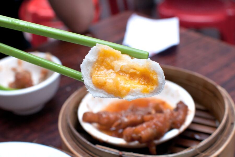 Hong Kong: Private Street Food Tour with a Local Insider - Glutinous rice pastries and the value of explanation
