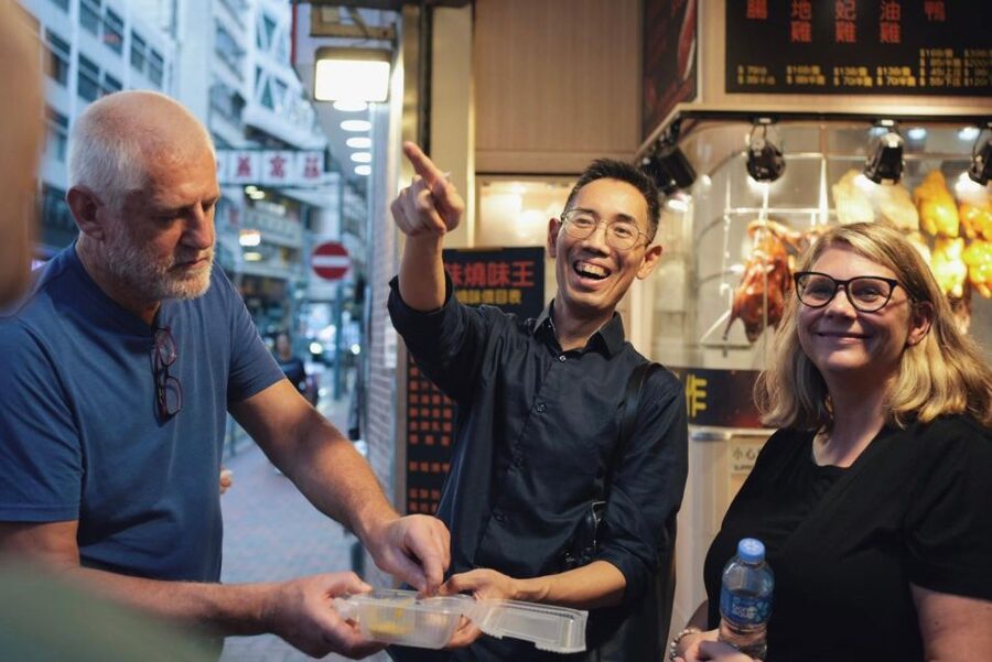 Hong Kong: Street Food Tour with Locals - Dim Sum and Wonton - Dim sum in a local setting
