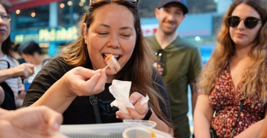 Hong Kong: Street Food Tour with Locals - Dim Sum and Wonton - Herbal tea and the taste of old neighborhood life