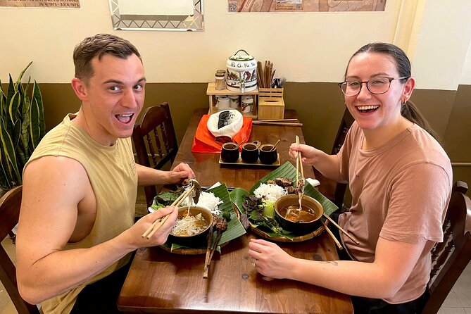 (HOT) Hanoi Guided Street Food and Train Street Tour with Local - Eating through the Old Quarter