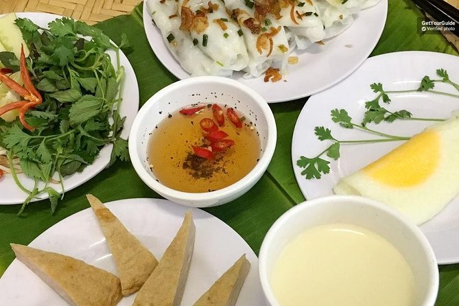 [HOT] Hanoi Old Quarter Walking Street Food - Small Group Tour - The guides are a major part of the value