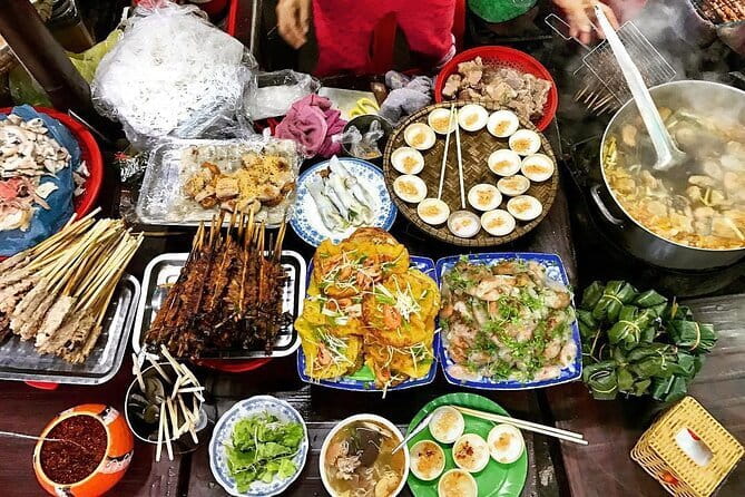 Hue Night Tour: Cyclo, Street Food & Folk Music on Perfume River - Practical details before you book