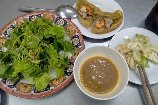 Hue Street Food On Foot (Daily Tour – Group Tour | 12 pax max) - Bánh khoái on Đường Phó Đức Chính
