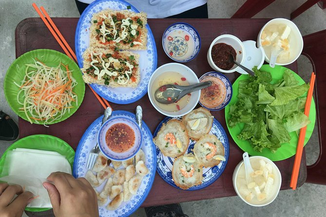 Hue Street Food Tour At Night By Scooter - Sweet soup at the night market