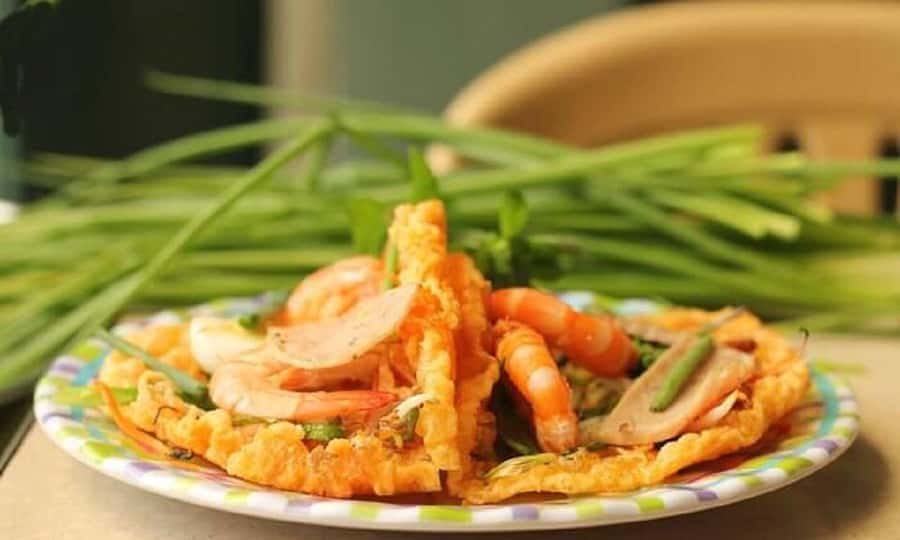 Hue Street Food Walking Tour with Local Dishes - The Key Points