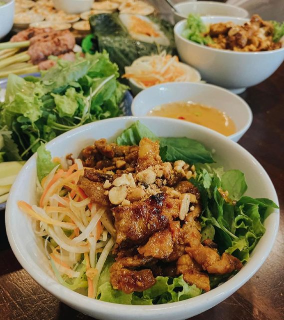 Hue Street Food Walking Tour with Local Dishes - What the Guides Add