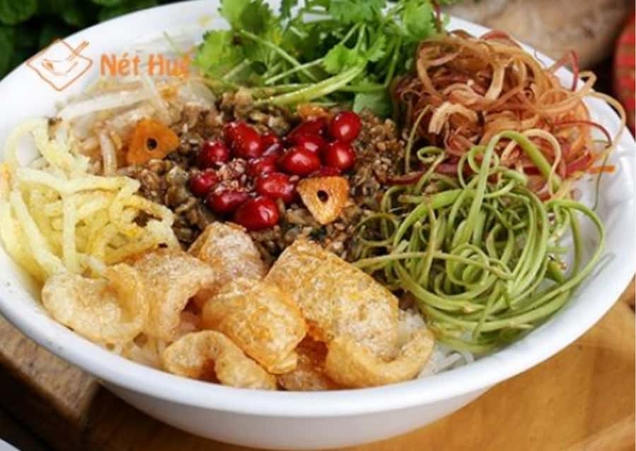 Hue Street Food Walking Tour with Local Dishes - Starting at Vua Da and Hàng Me