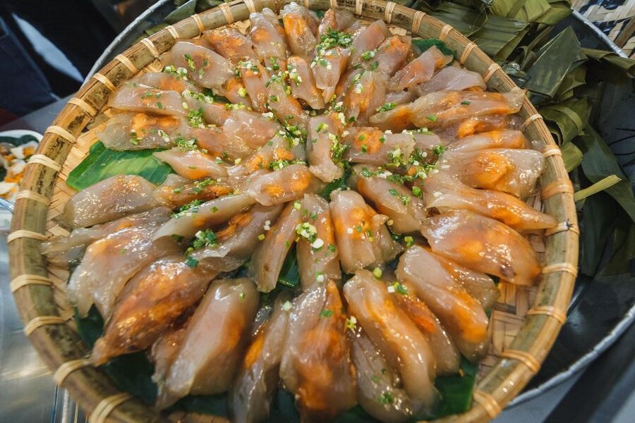 Hue Walking Street Food Tour - The guide and the walking route matter