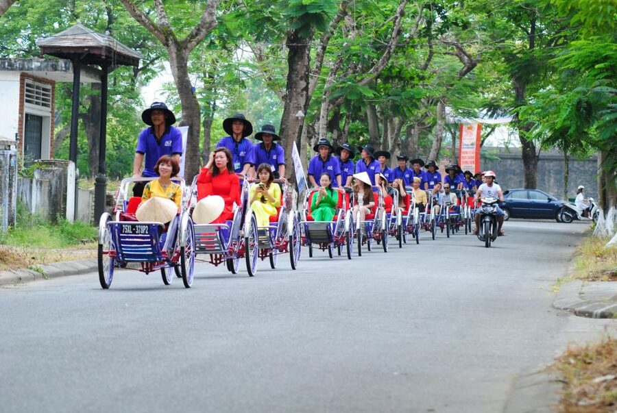 Hue Walking Street Food Tour - Starting at 6 p.m. in central Hue