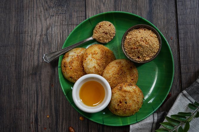 Hyderabad Street Food Crawl (2 Hours Guided Food Tasting Tour) - A guide who helps you eat with more confidence