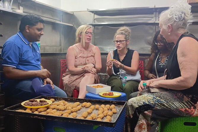 Hyderabad Street Food Experience with Local Expert - What the guide adds to the experience