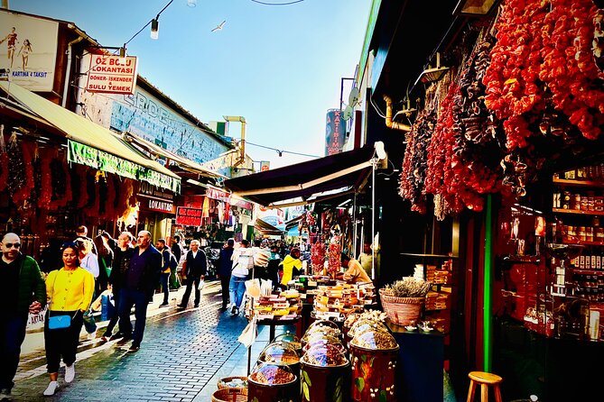 Istanbul Guided Street Food Tour Around European and Asian Sides - What the guides add to the food