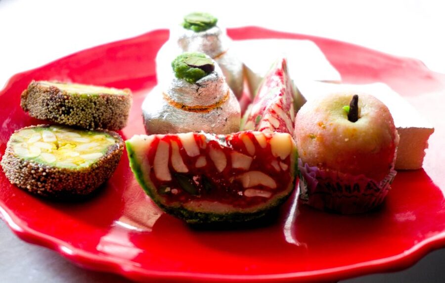 Jaipur: History Street Food Tour with Local Guide - Starting at Golcha Cinema in the Pink City