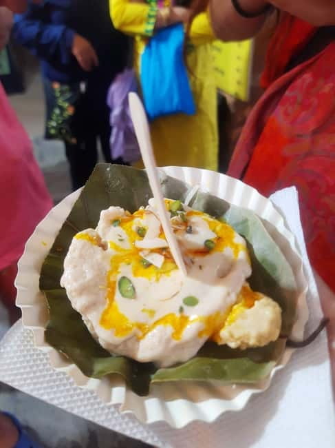 Jaipur : No Diet Club Amazing Street Food Tasting in Jaipur - Pyaz kachoris and samosas set the tone
