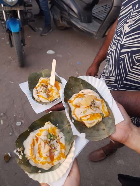 Jaipur : No Diet Club Amazing Street Food Tasting in Jaipur - Aloo tikki and dahi bada bring different textures