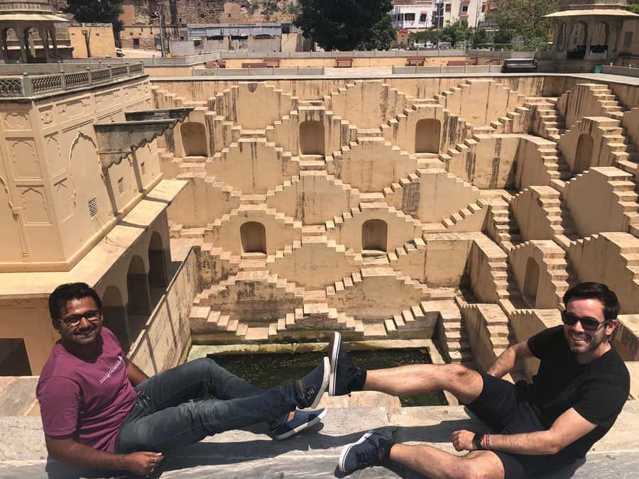 Jaipur: Private Full Day City Tour With Street Food - Gaitor Ki Chhatriyan shows Jaipur’s royal memorial art