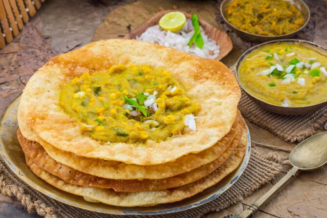 Jaisalmer Street Food Crawl Guided Local Food Tasting Tour - The first plate: Dal Pakwan, kachori, and samosa