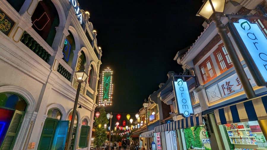 Jakarta: Private Guided Sightseeing & Street Food Night Tour - Mangga Besar and the first taste of Jakarta street food