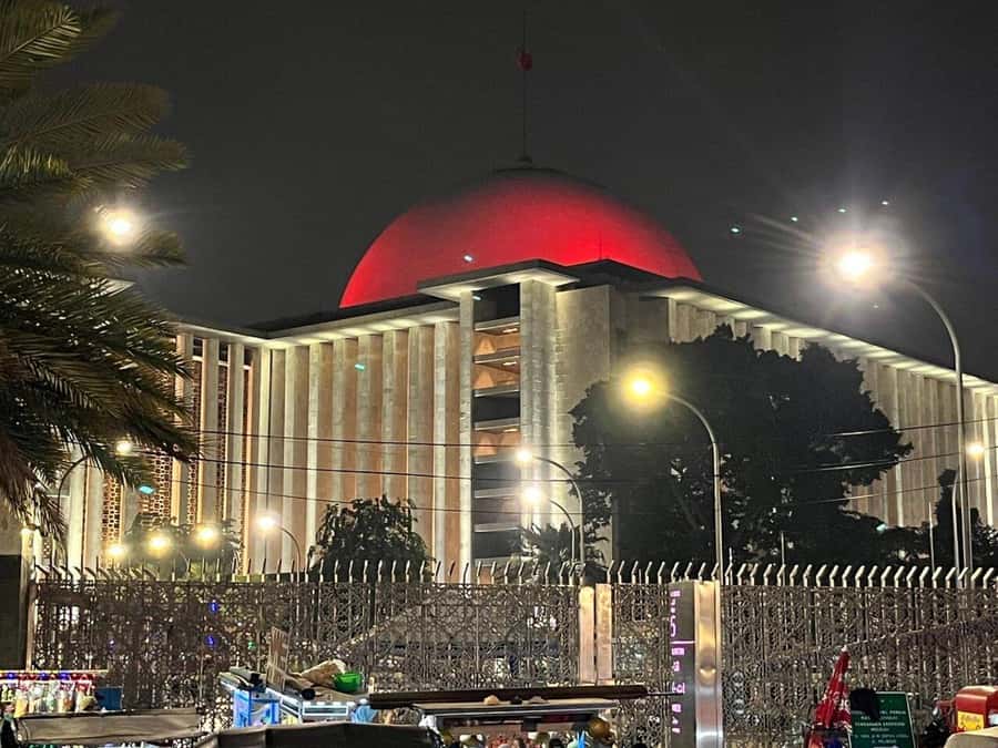 Jakarta: Private Guided Sightseeing & Street Food Night Tour - Old Town Batavia and the canal-side colonial setting