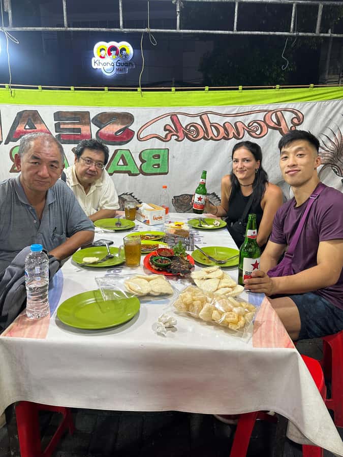 Jakarta: Street Food Tour with a Local Guide - The short walk keeps the route moving
