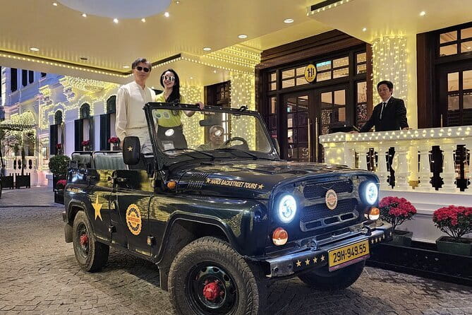 Jeep Tour Saigon By Night : FRESH SEAFOOD, STREET FOOD & SKY BAR - Why a Jeep is a good way to see Saigon after dark