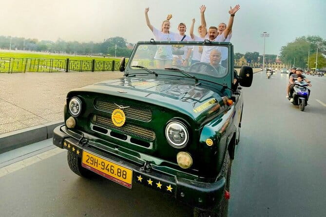 Jeep Tour Saigon By Night : FRESH SEAFOOD, STREET FOOD & SKY BAR - Who will enjoy this four-hour night tour