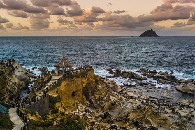 Jiufen, Heping Island Park & Keelung Night Market Day Tour - Heping Island Park: a short coastal reset