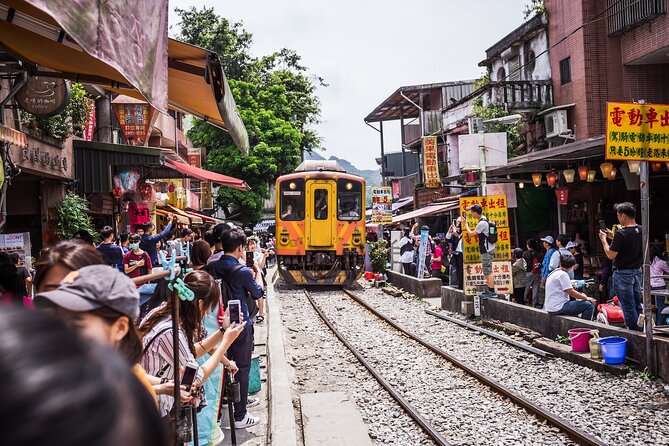 Jiufen, Heping Island Park & Keelung Night Market Day Tour - Transport, walking, and practical comfort