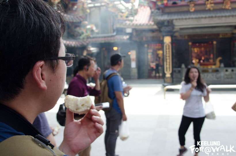 Keelung Half-Day Food Tour: Explore Day & Night Markets - Why a Small Group Helps at the Market