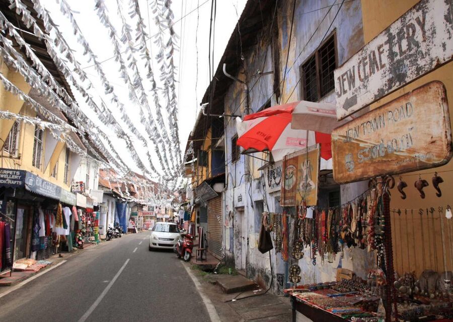 Kochi: Local Street Food Guided Walking Tour with Tastings - The Kochi food walk at a glance