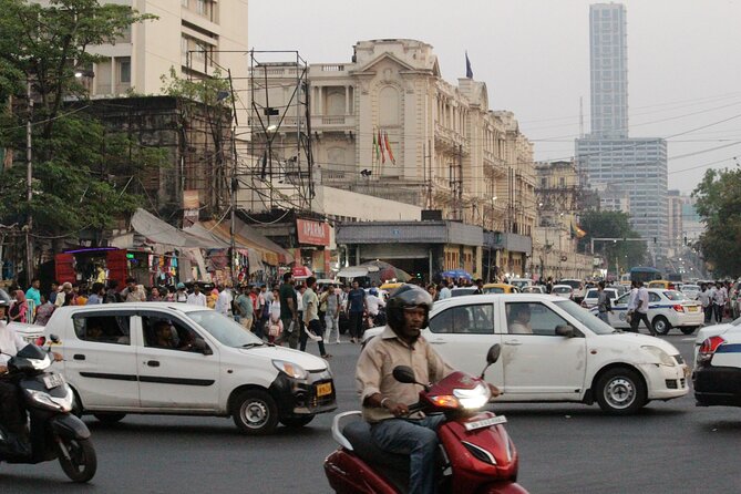Kolkata Midtown Madness- A Street Food & Nightlife Tour - Kathi rolls and a short metro ride
