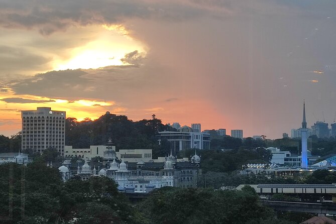 Kuala Lumpur's Nightlife Secrets and Street Food - Chocolate tea, cocktails, and newer KL tastes