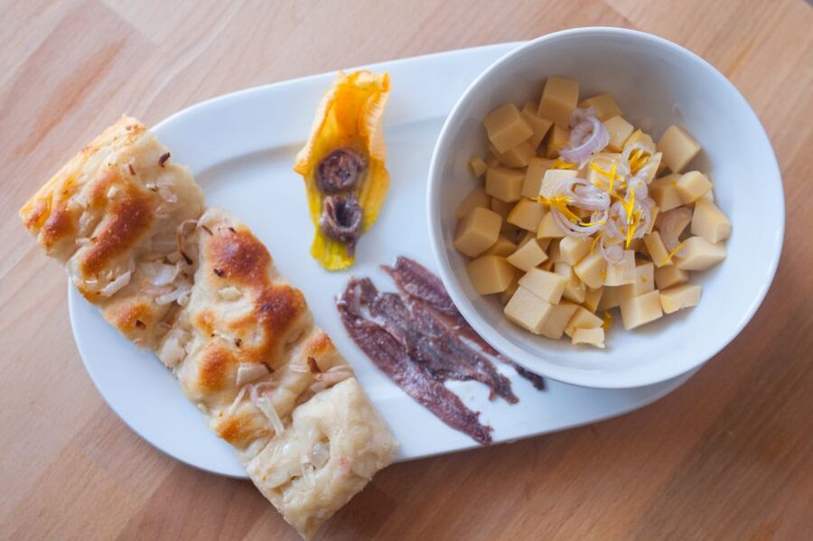 La Spezia: Small-Group Street Food Tour - Three small shops, three chances to taste local life