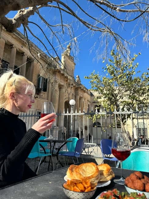 Lecce: Guided Street Food Walking Tour with Food and Wine - The guides and the human side of the tour
