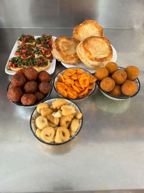 Lecce: Guided Street Food Walking Tour with Food and Wine - Santa Croce and the city’s most dramatic façade