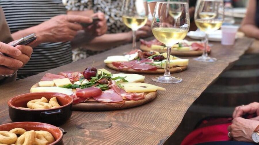 Lecce: Guided Tour & Street Food Tasting by Bike - Porta Napoli and the old-town lanes