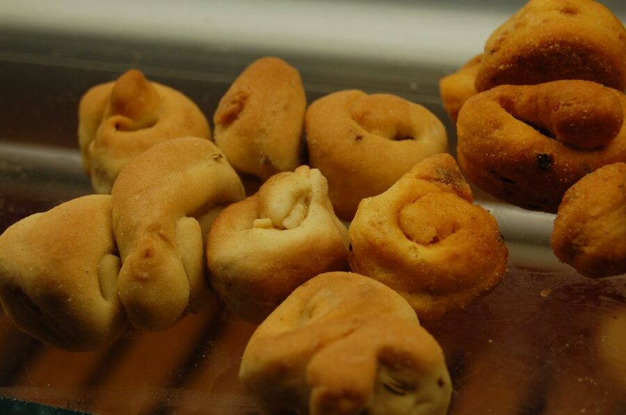 Lecce: Street Food Tasting and Sightseeing Tour - Piazza Sant’Oronzo and the Roman connection