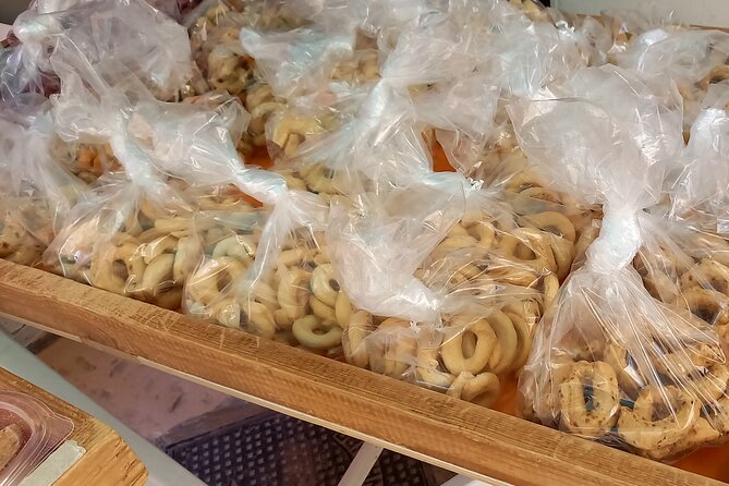 Lecce Ultimate Street Food Tour - Small Group by Do Eat Better - Group size, language, and walking effort