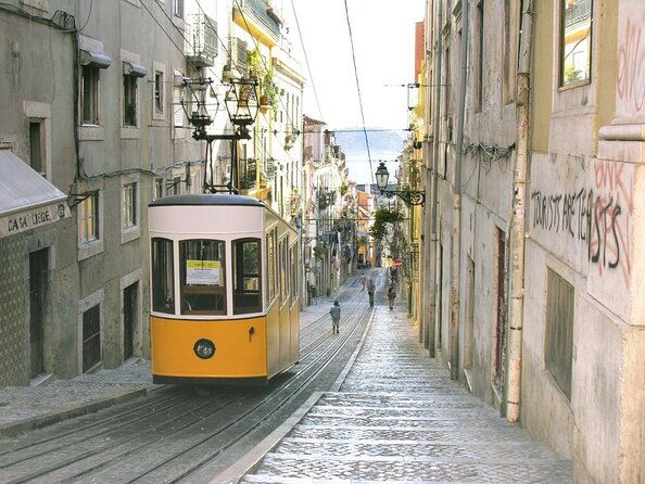 Lisbon 4 Foodies Tour - From Street Food to Awarded Chefs’ Portuguese Delicacies - Key points to know before booking